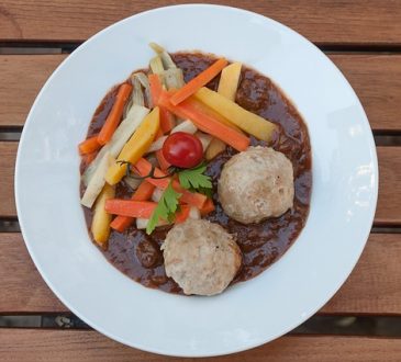 Rezept für klassischen Hirschgulasch