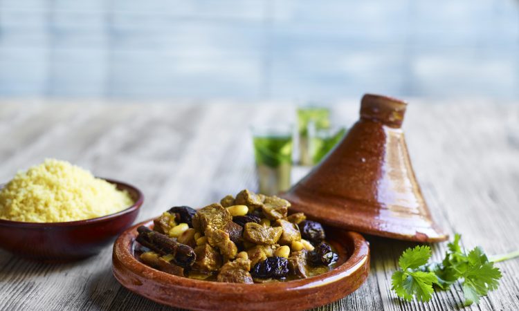 Lamm-Tajine mit Pflaumen und Mandeln